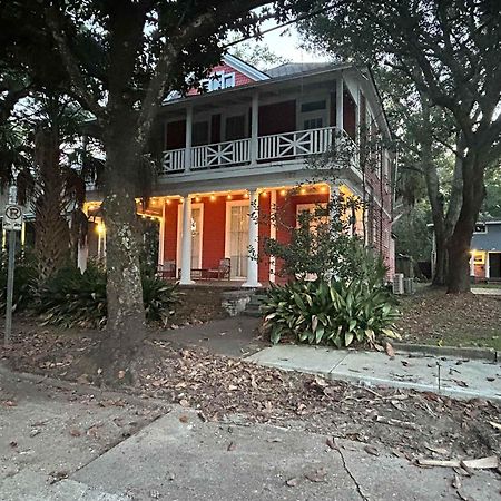 Pretty Peach Palace-Historic, Mins To Downtown Mobile Exterior photo