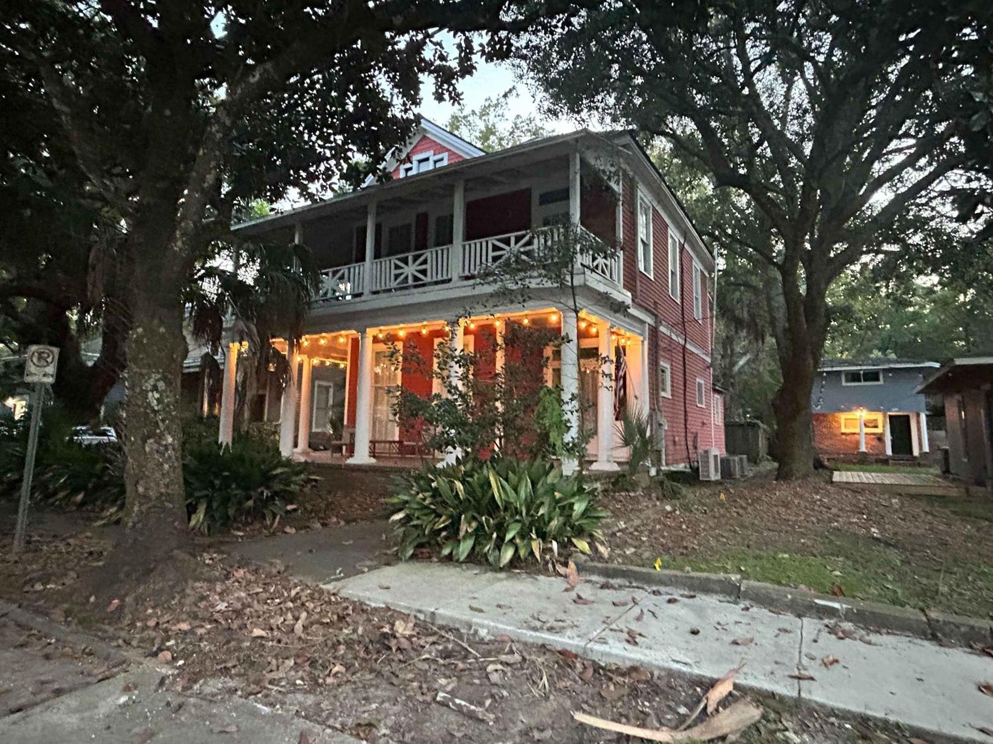 Pretty Peach Palace-Historic, Mins To Downtown Mobile Exterior photo